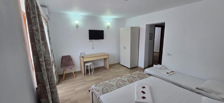 Casă individuală cu 5 camere cu Teren 300 Mp în Nord