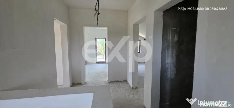 Casă cu 7 camere cu Teren 2000 Mp în Colacu