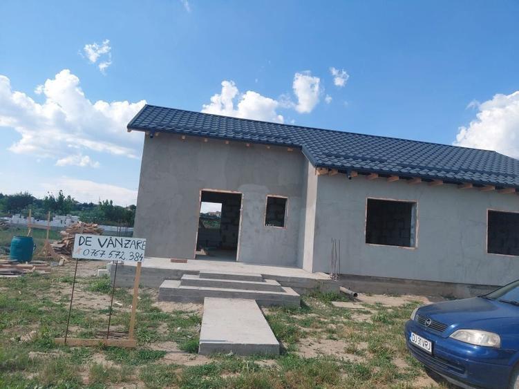 Casă cu 3 camere în Șimnicu de Jos