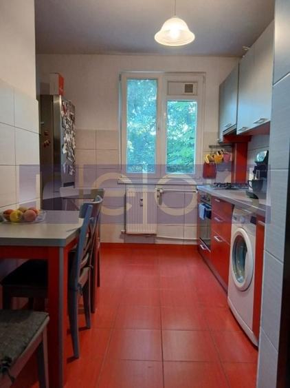 Apartament cu 3 camere decomandat, mobilat în Drumul Taberei