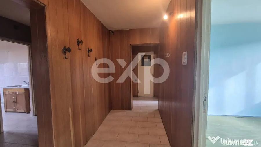 Apartament cu 4 camere decomandat în Negru Vodă