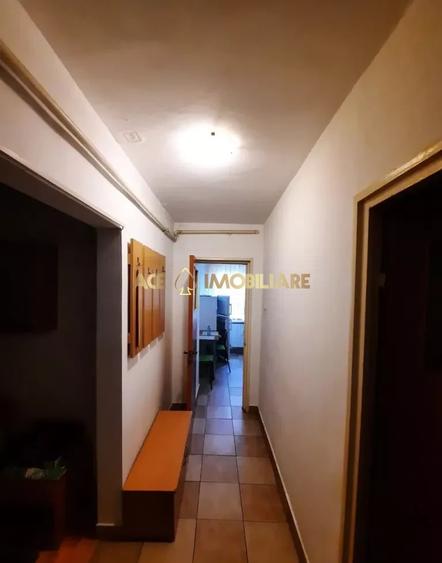 Apartament cu 2 camere decomandat, mobilat în Titan