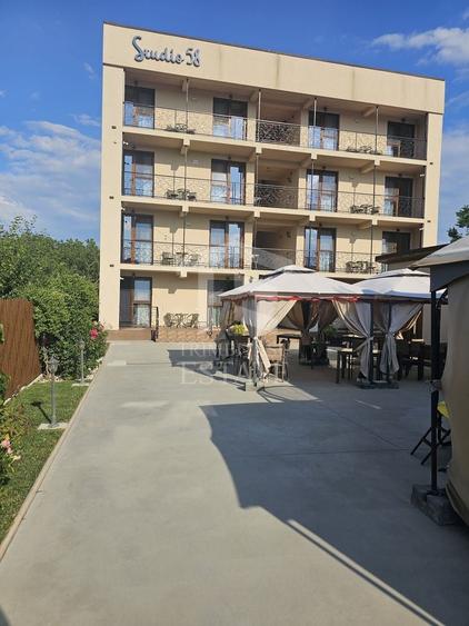 Casă individuală cu 16 camere cu Canalizare în Central