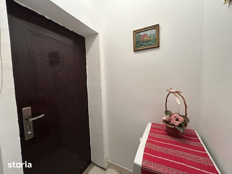 Apartament cu 2 camere semidecomandat în Grădiște
