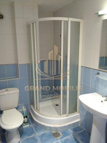 Apartament cu 3 camere decomandat, mobilat în Torontalului