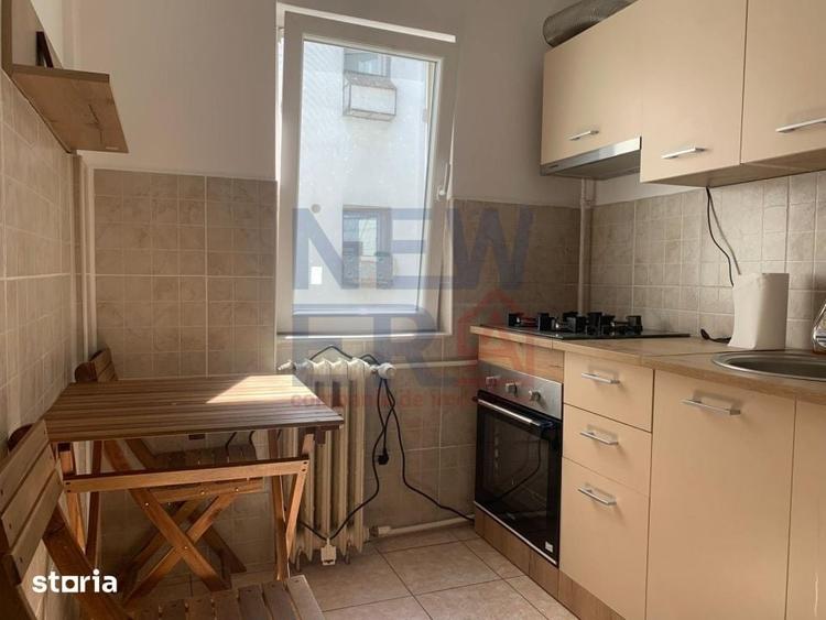 Apartament cu 2 camere semidecomandat în Berceni