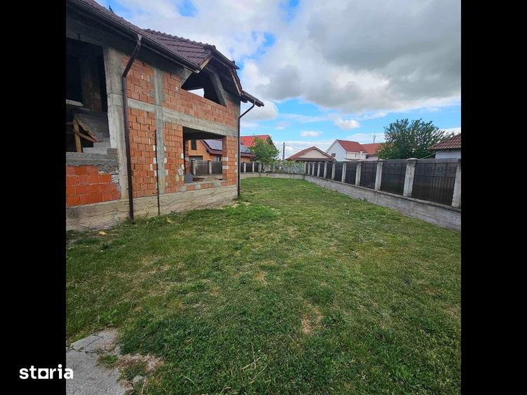 Casă cu 3 camere cu Teren 495 Mp în Sântandrei