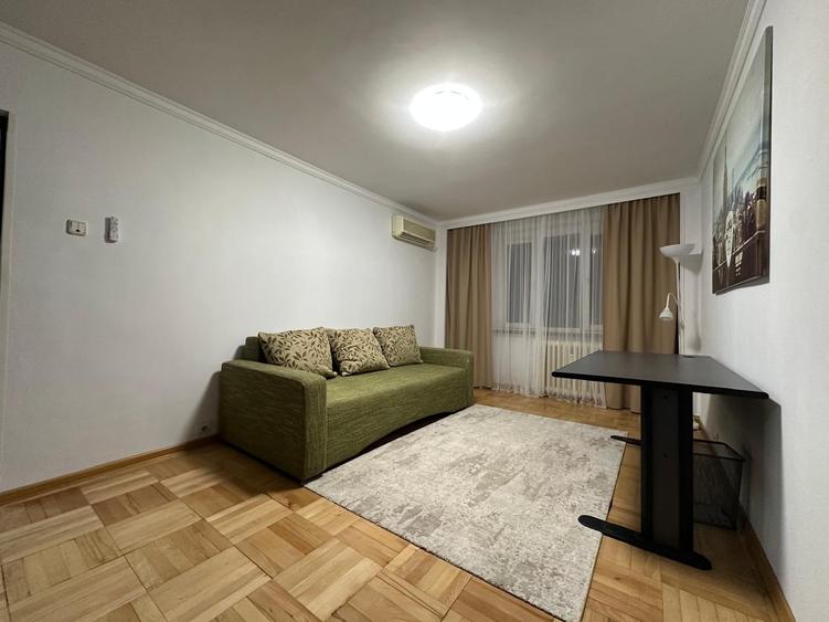 Apartament cu 3 camere decomandat, mobilat în Dristor