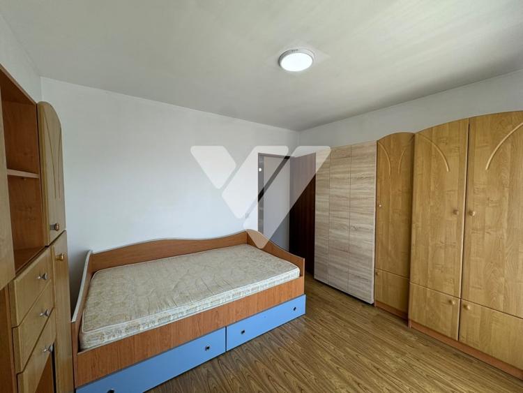 Apartament cu 3 camere decomandat, mobilat în Șelimbăr