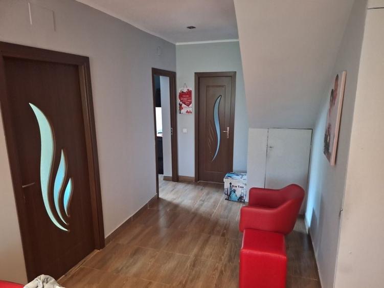 Casă cu 4 camere în Bejan