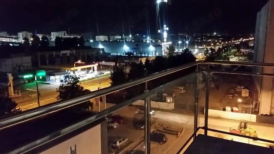 Apartament cu 3 camere decomandat în Tractorul