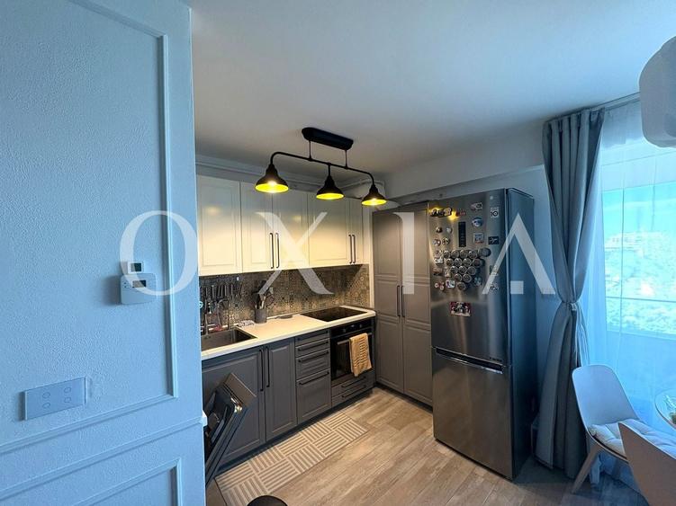 Apartament cu 3 camere semidecomandat, mobilat în Aradului