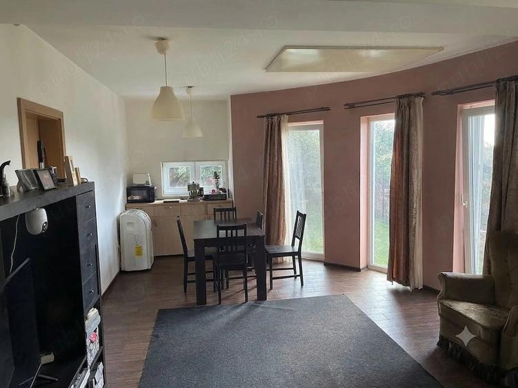 Casă cu 5 camere cu Teren 980 Mp în Săcălaz