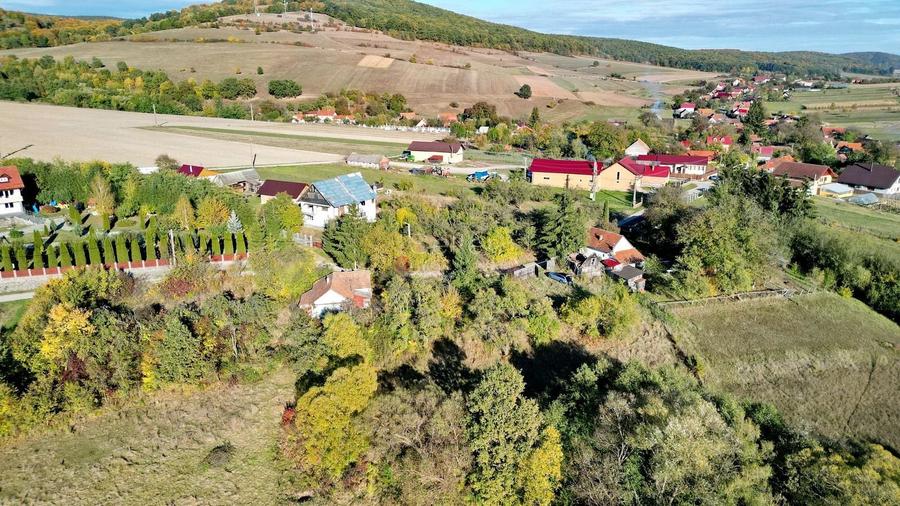 Teren Construcții intravilan de 2825 mp, în Vâlcele