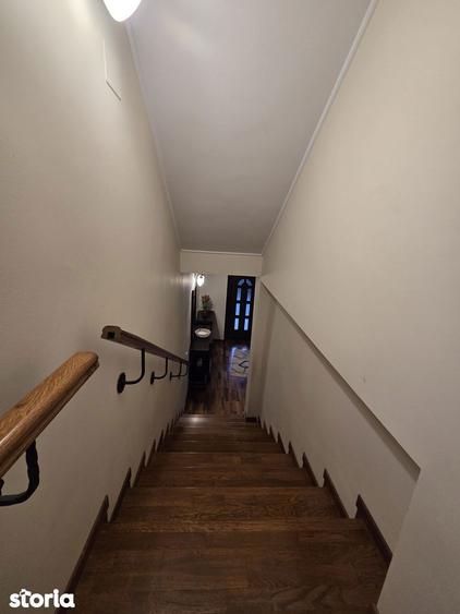 Apartament cu 5 camere decomandat în Buzaului