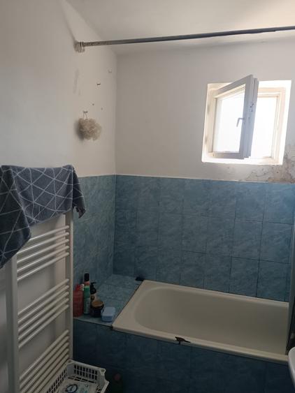 Apartament cu 4 camere în Mărăști