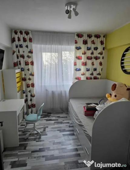 Apartament cu 3 camere decomandat în Gării