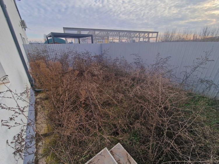 Casă cu 4 camere în Barieră