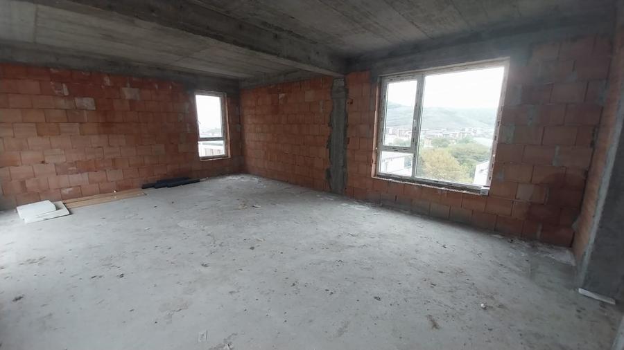 Duplex cu 4 camere cu Teren 280 Mp în Florești