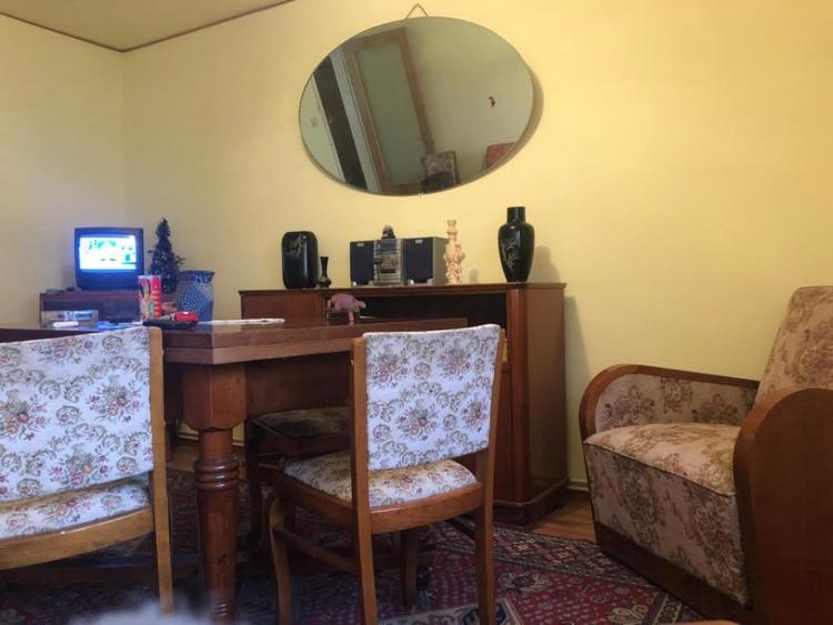 Apartament cu 3 camere semidecomandat în Telecabinei