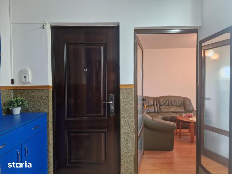 Apartament cu 3 camere decomandat în Peneș Curcanul
