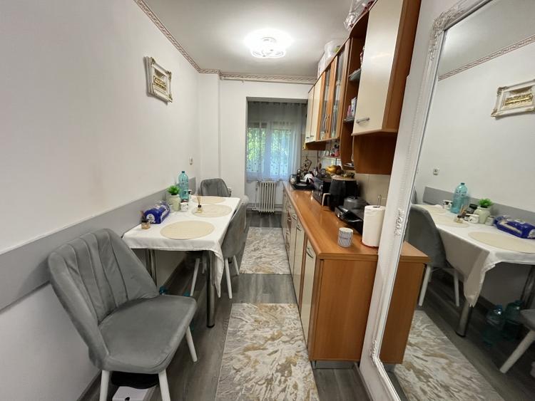 Apartament cu 2 camere semidecomandat, mobilat în Casa de Cultură