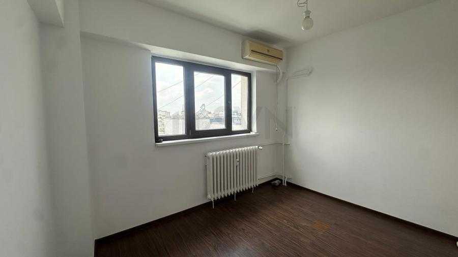 Apartament cu 4 camere decomandat în Amzei