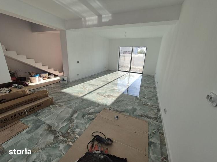 Casă cu 3 camere cu Teren 100 Mp în Clinceni