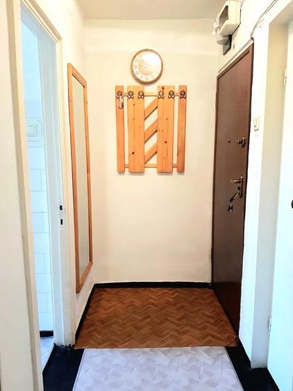 Apartament cu 2 camere semidecomandat în Titulescu