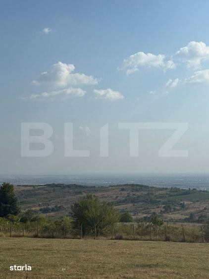Teren de 1700 mp, în Boldești