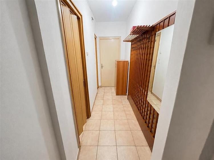 Apartament cu 2 camere nedecomandat, mobilat în Vasile Aaron