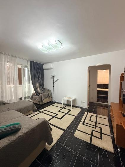 Apartament semidecomandat în Baba Novac