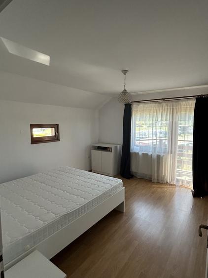 Casă cu 4 camere cu Teren 410 Mp în Florești