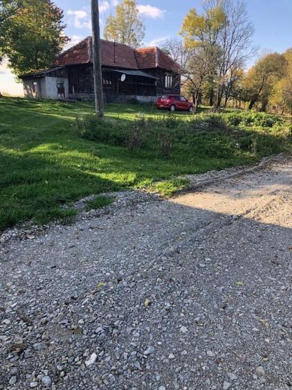Casă cu 3 camere în Vânători