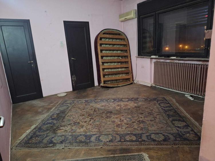 Apartament Piata Unirii (cartierul Evreiesc), terasa 50mp la 188.000 eur, necesita renovari - 3