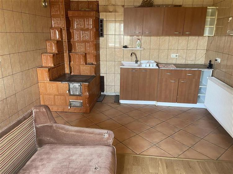 Casă individuală cu 3 camere cu Canalizare în Hângulești