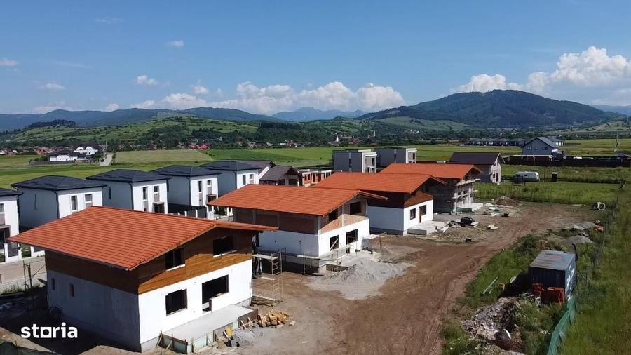 Casă cu 4 camere cu Teren 800 Mp în Săcele
