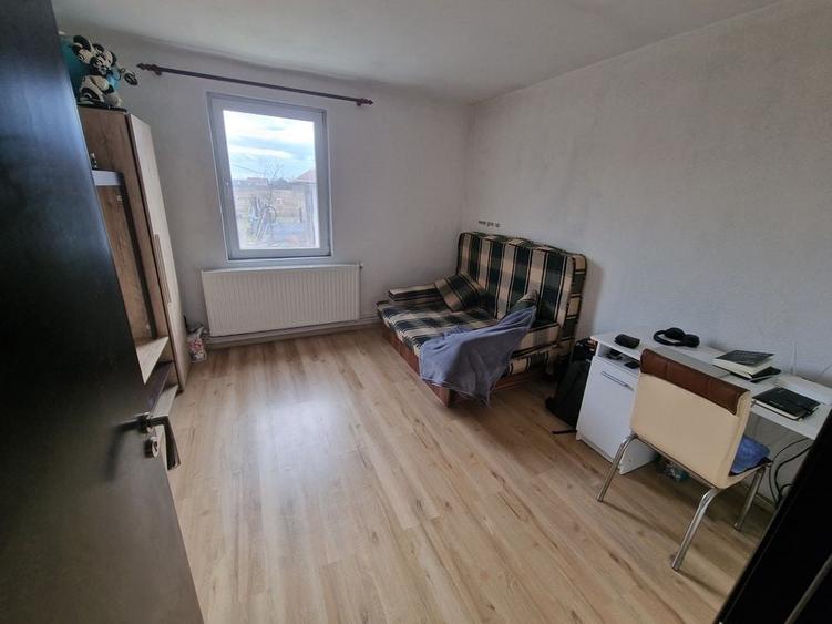 Casă cu 3 camere în Central
