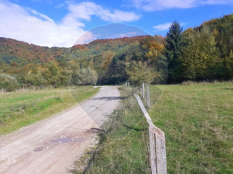 Teren de 1100 mp, în Glăjărie