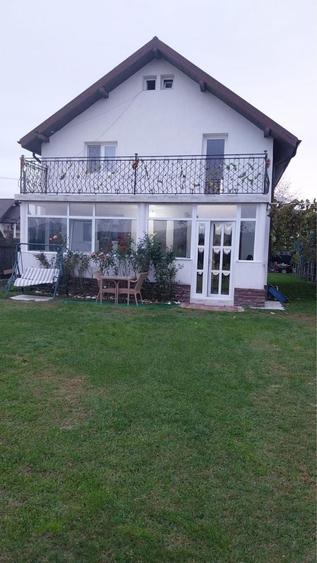 Casă cu 4 camere în Central