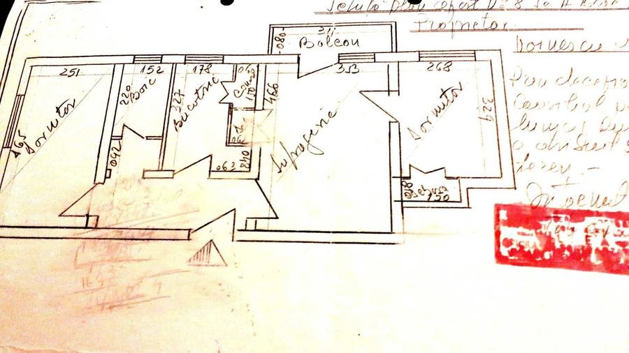 Apartament cu 3 camere semidecomandat în Central