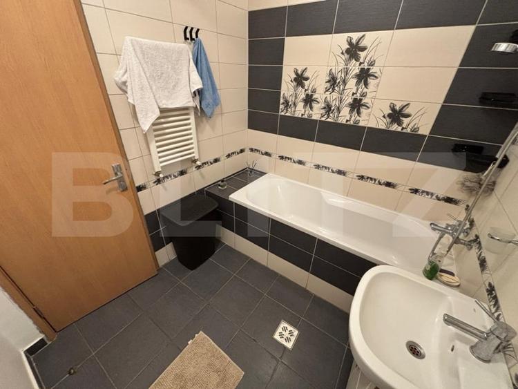 Apartament cu 3 camere semidecomandat, mobilat în Florești