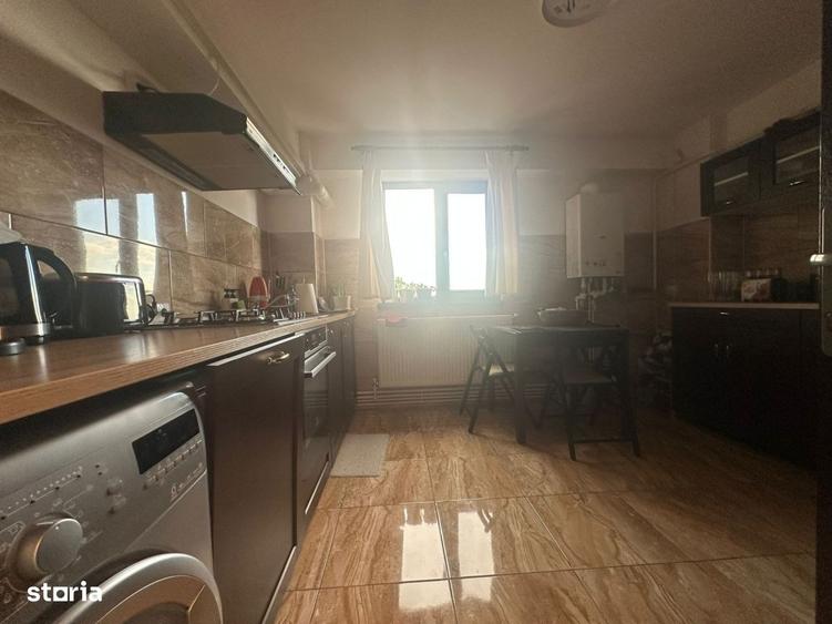 Apartament cu 3 camere decomandat, mobilat în Barieră