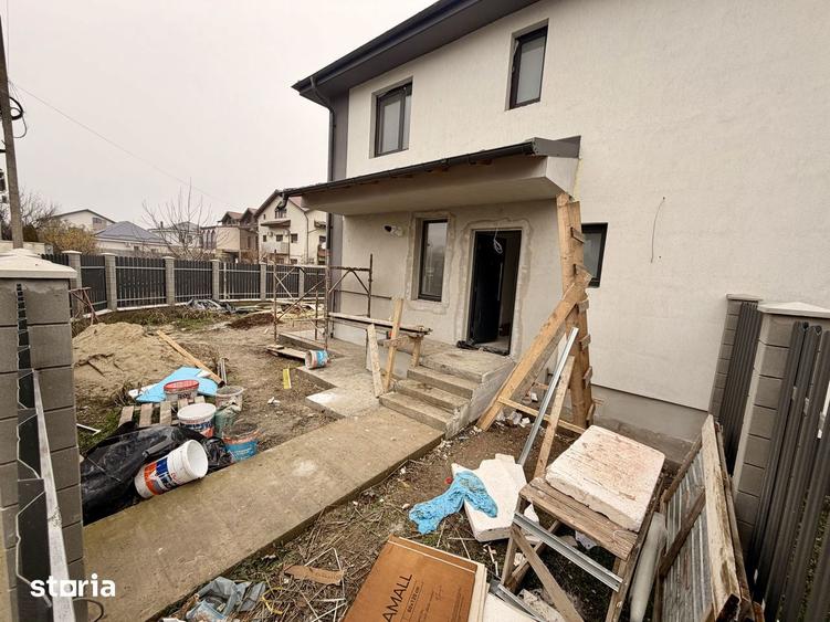 Casă cu 4 camere cu Teren 270 Mp în Glina