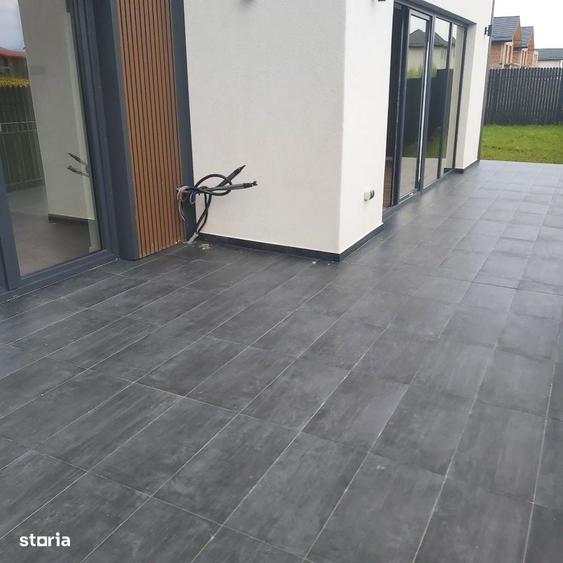 Casă cu 3 camere în Tărlungeni