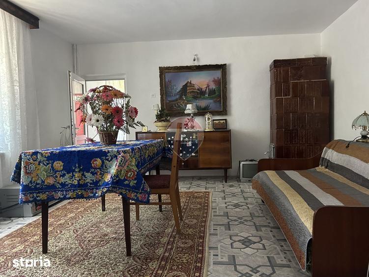 Casă cu 5 camere cu Teren 1129 Mp în Grădiștea