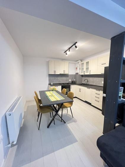 Apartament cu 2 camere decomandat în Trocadero