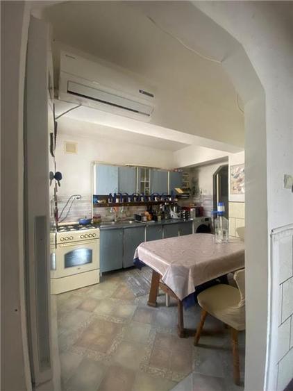 Apartament cu 3 camere decomandat în Micro 16