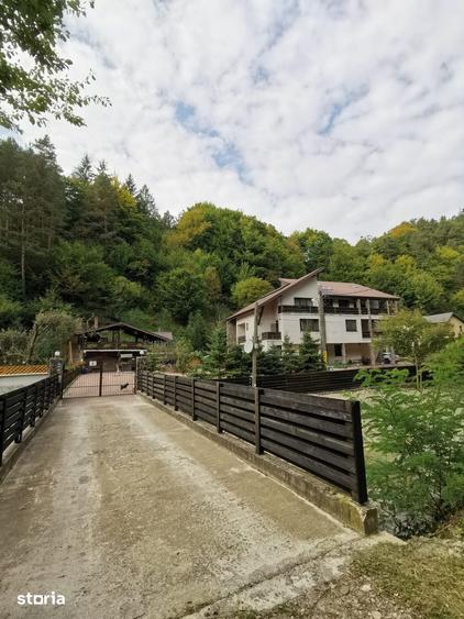 Casă cu Teren 2900 Mp în Central