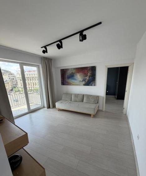 Apartament cu 3 camere decomandat, mobilat în Romană